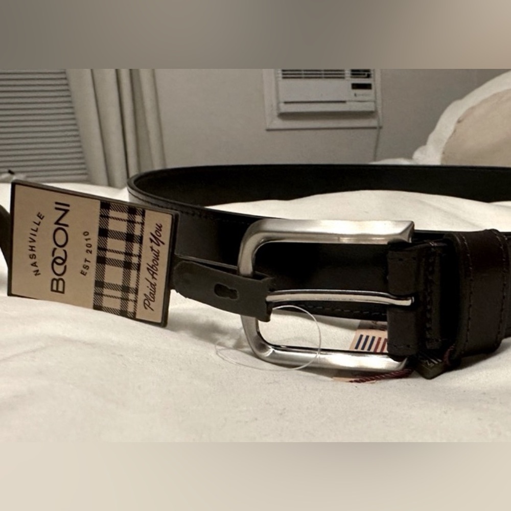 NWT - Boconi Men's Leather Belt - Brown- Size 42